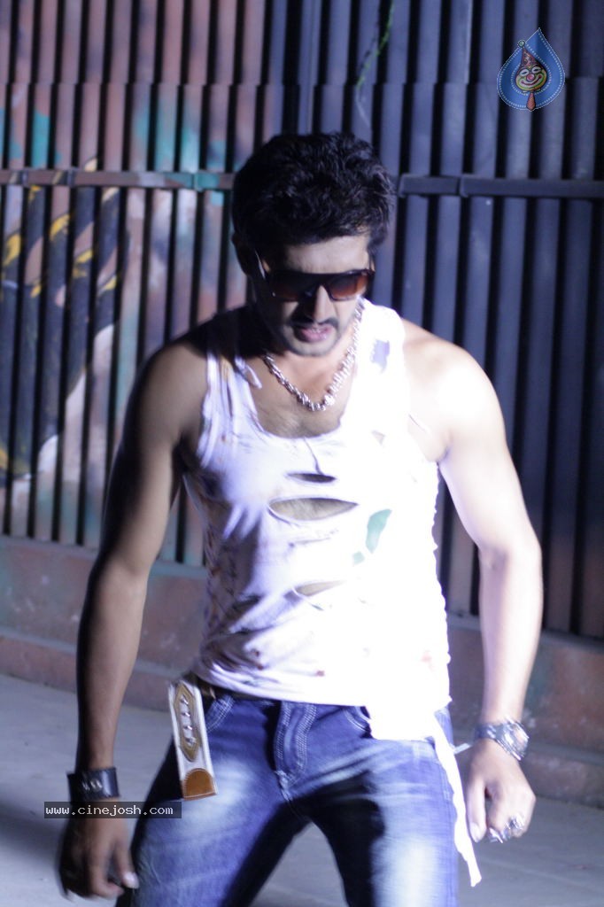 Sasesham Movie Spicy Stills - 13 / 79 photos