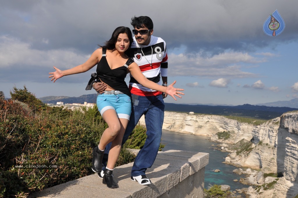 Scam Movie Hot gallery - 21 / 89 photos