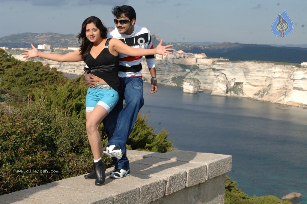 Scam Movie Hot gallery - 56 / 89 photos