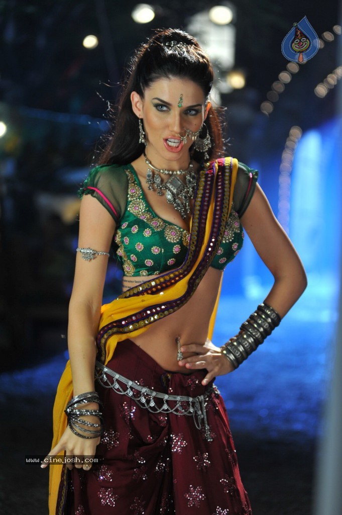 Scarlett Wilson Hot Photos - 30 / 62 photos