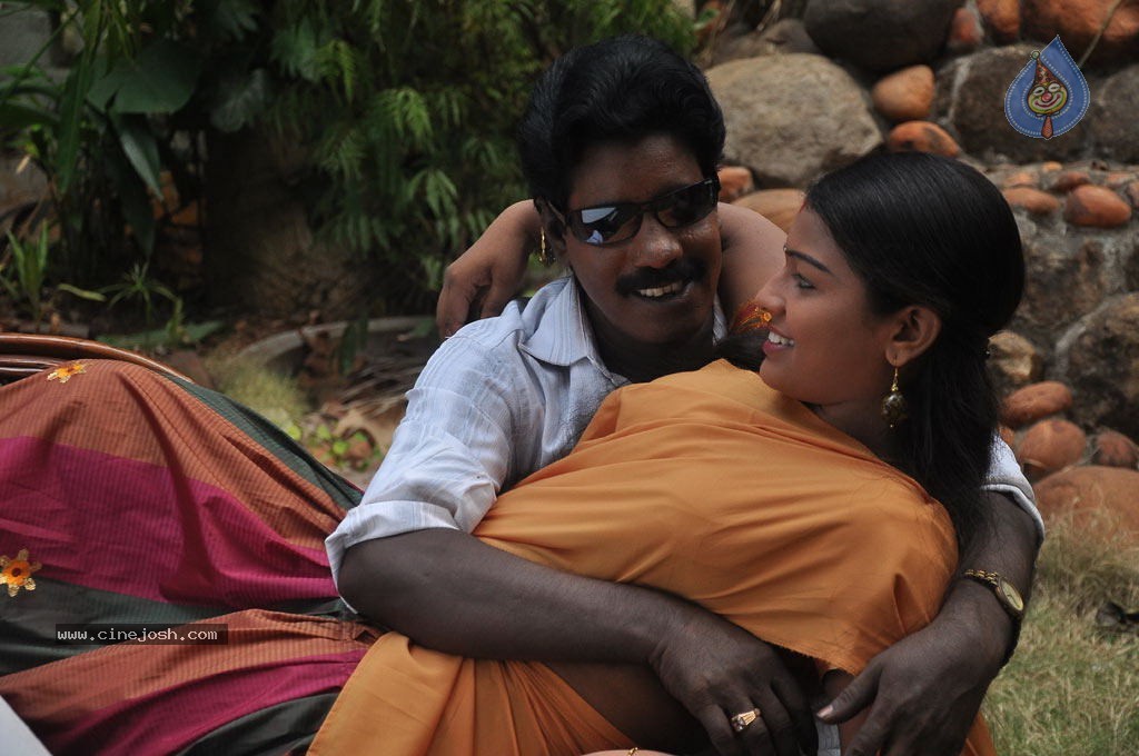 Selathuponnu Tamil Movie Hot Stills - 3 / 40 photos