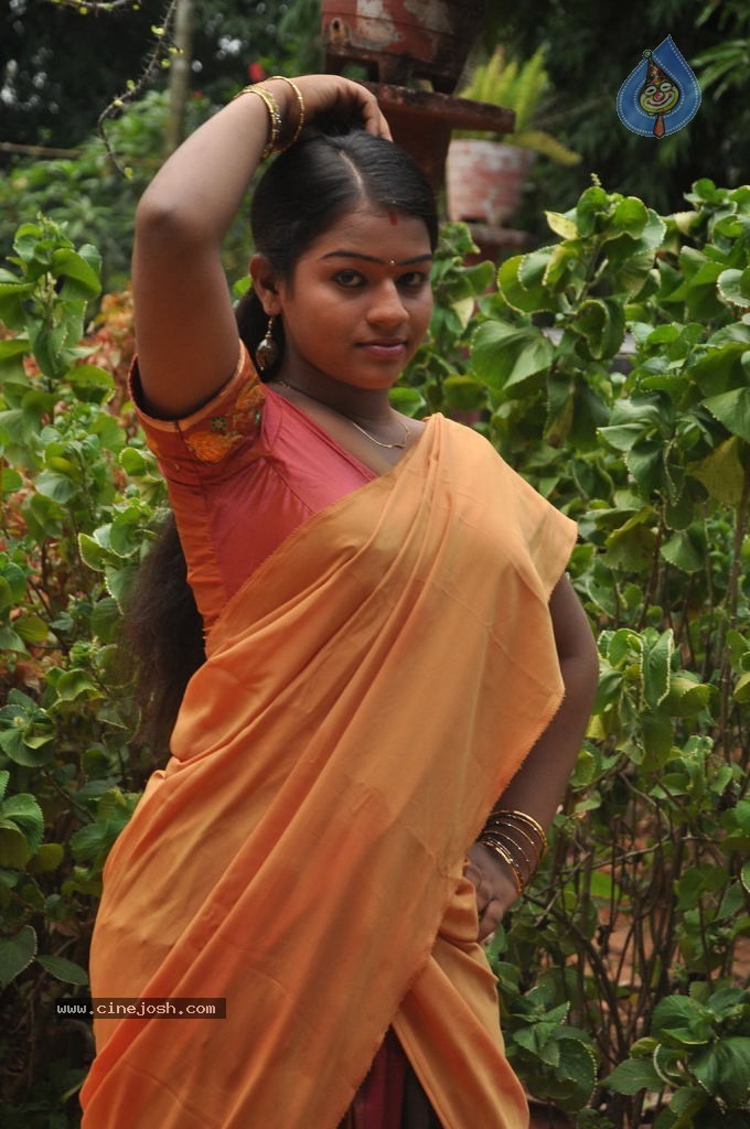 Selathuponnu Tamil Movie Hot Stills - 8 / 40 photos