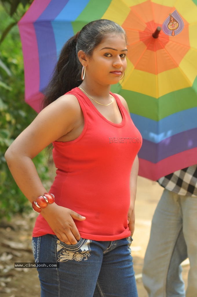 Selathuponnu Tamil Movie Hot Stills - 26 / 40 photos