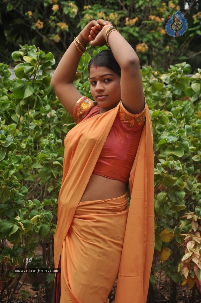 Selathuponnu Tamil Movie Hot Stills - 32 / 40 photos