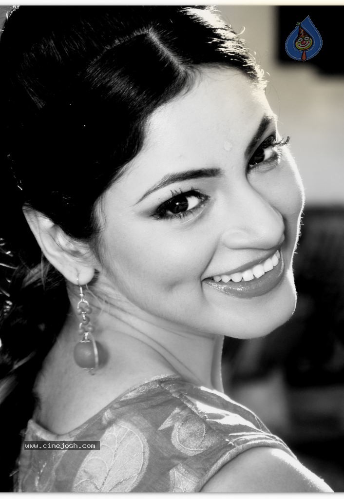 Shilpi Sharma Hot Photos - 22 / 28 photos