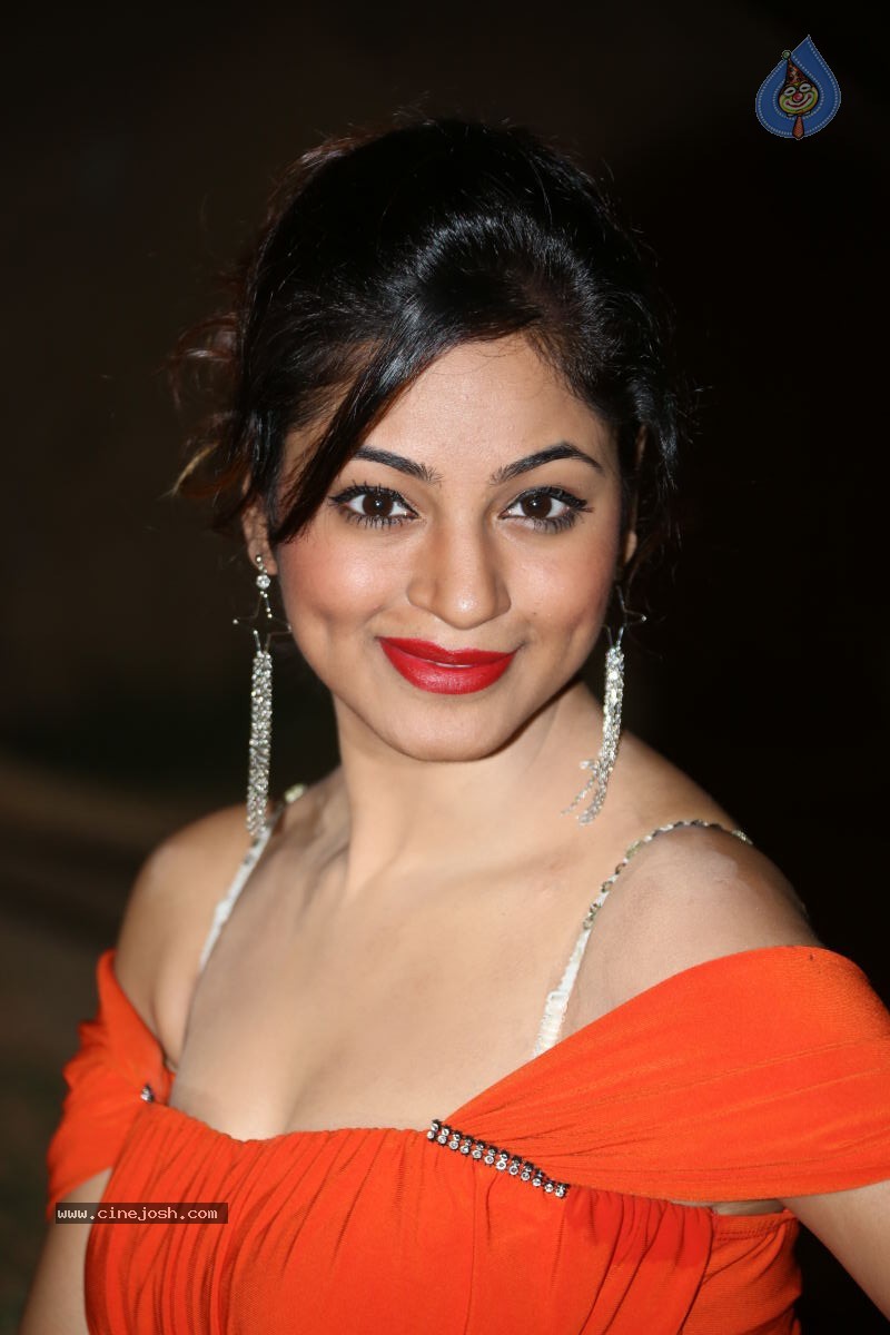 Shilpi Sharma Hot Photos - 6 / 102 photos