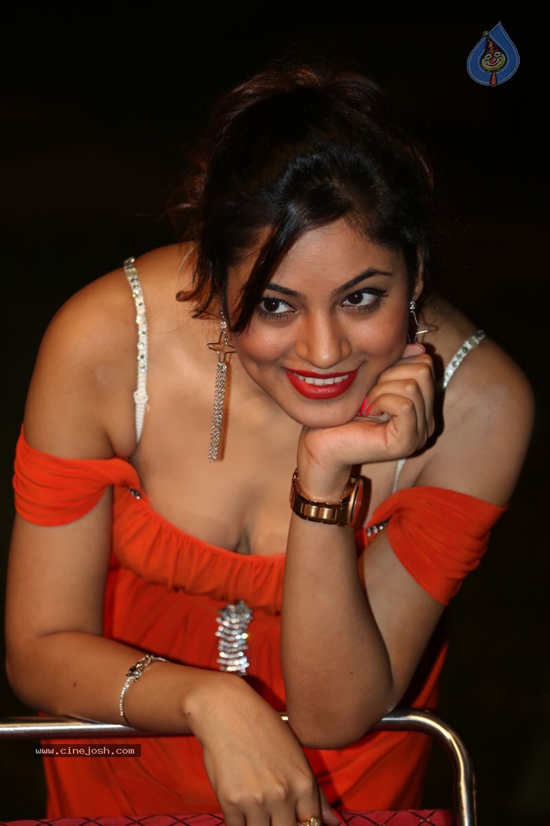 Shilpi Sharma Hot Photos - 36 / 102 photos