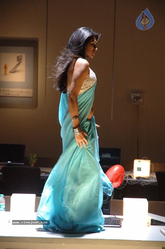 Shraddha Das Hot Stills - 10 / 74 photos