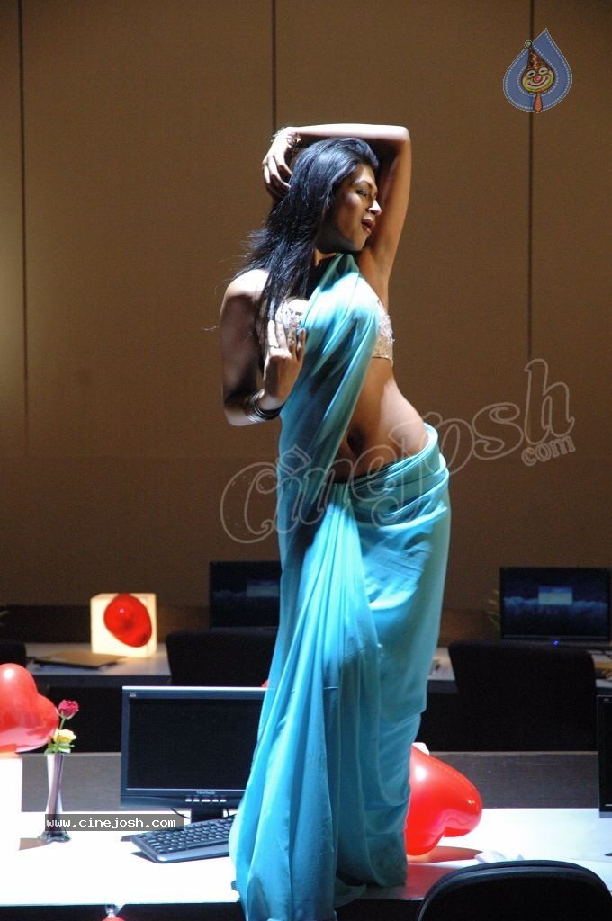 Shraddha Das Hot Stills - 11 / 74 photos