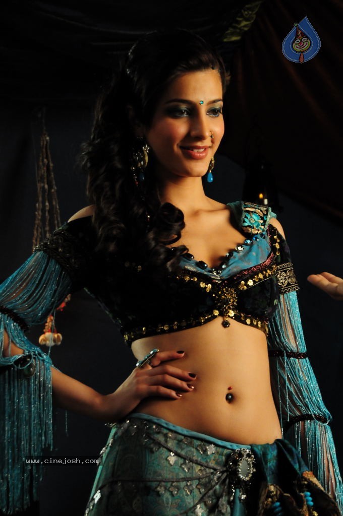 Shruti Hassan Spciy Photos - 2 / 83 photos