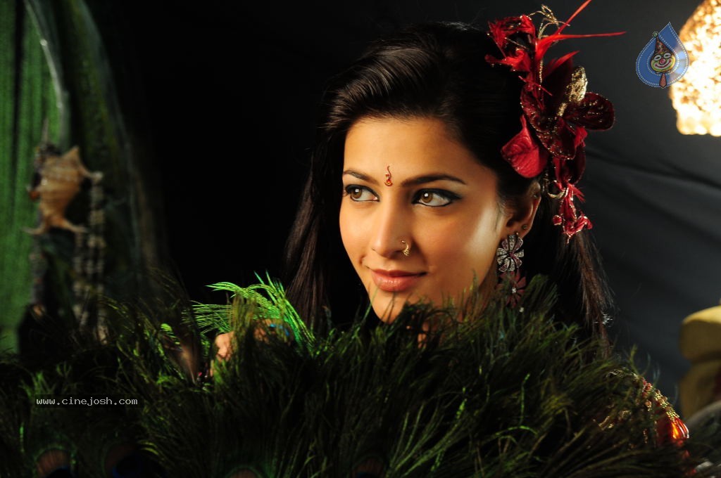Shruti Hassan Spciy Photos - 39 / 83 photos