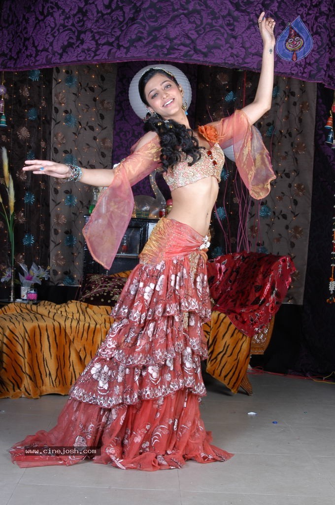Shruti Hassan Spciy Photos - 77 / 83 photos