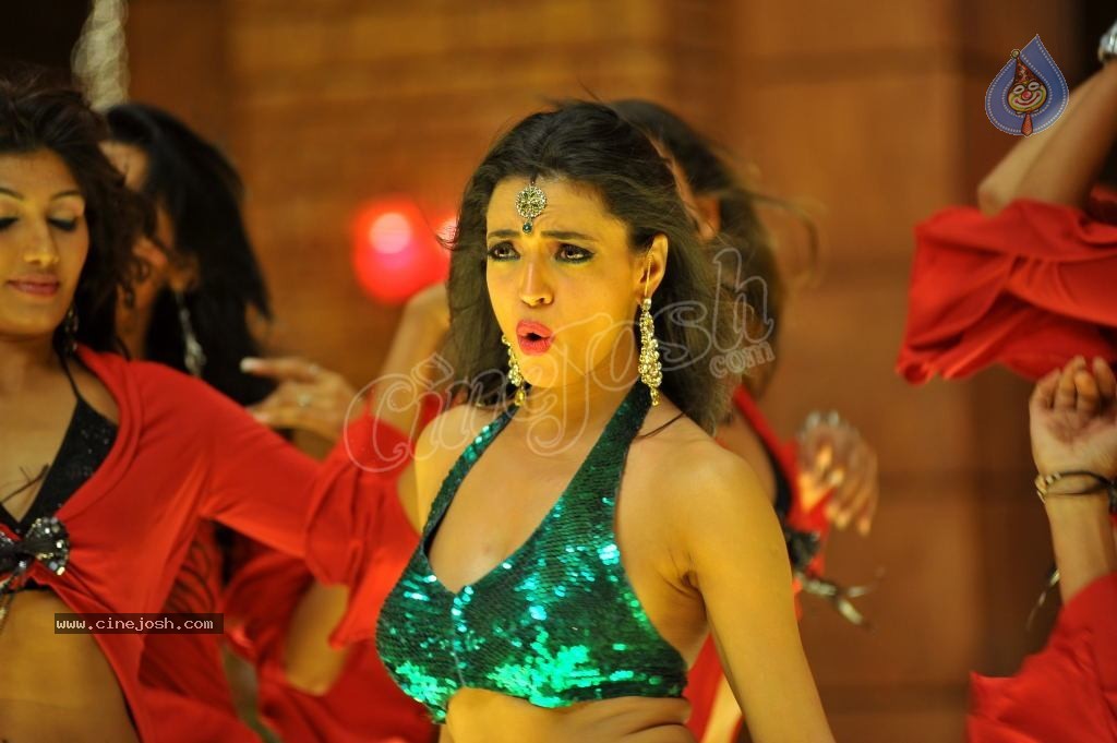 Shweta Bhardwaj Item Song Photos - 18 / 72 photos