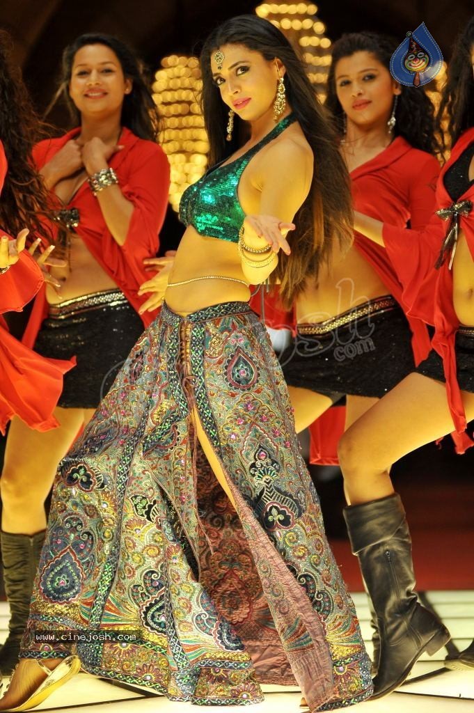 Shweta Bhardwaj Item Song Photos - 46 / 72 photos