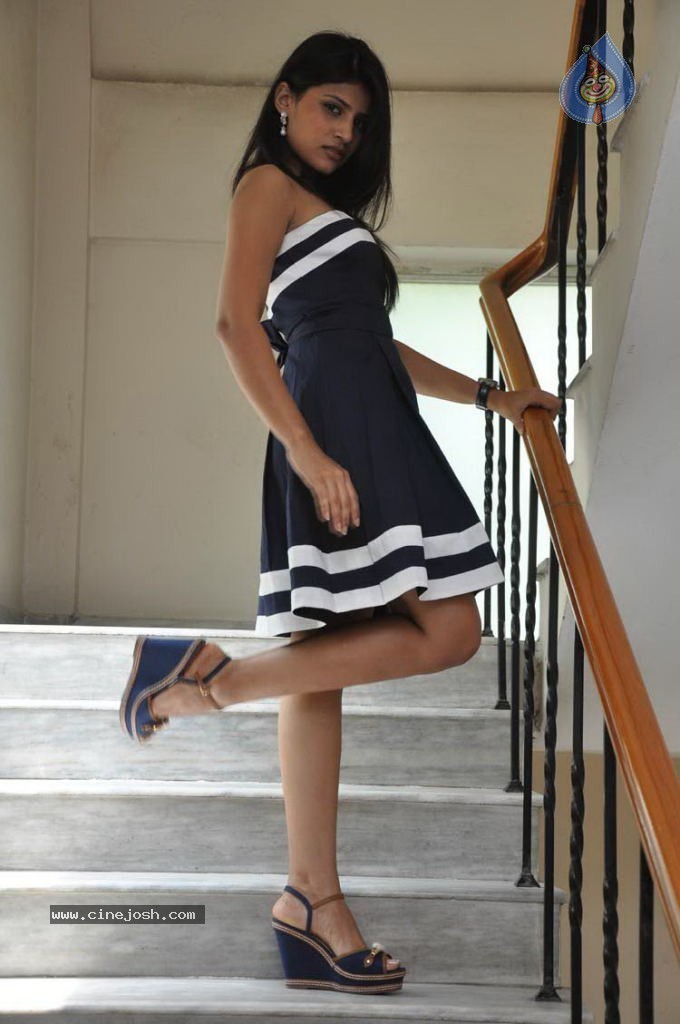 Shweta Pandit Hot Stills - 64 / 88 photos