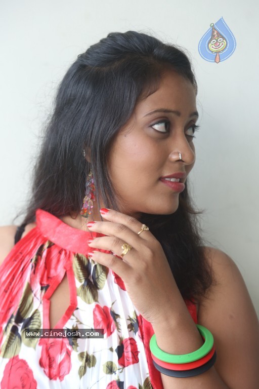 Sindhu Sri Hot Stills - 42 / 129 photos