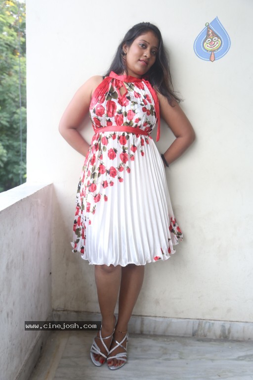 Sindhu Sri Hot Stills - 48 / 129 photos