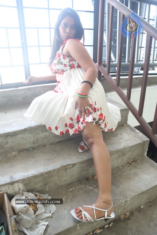 Sindhu Sri Hot Stills - 60 / 129 photos