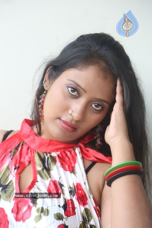 Sindhu Sri Hot Stills - 78 / 129 photos