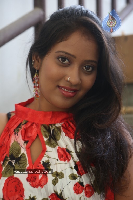 Sindhu Sri Hot Stills - 87 / 129 photos