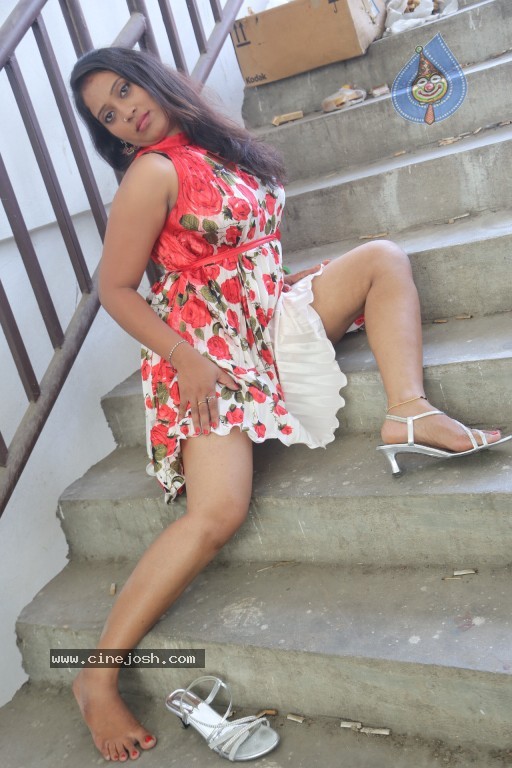 Sindhu Sri Hot Stills - 97 / 129 photos