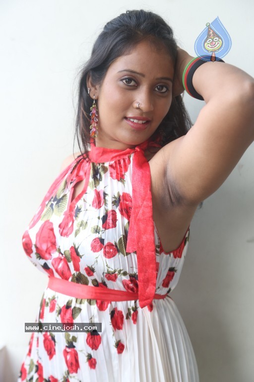Sindhu Sri Hot Stills - 111 / 129 photos