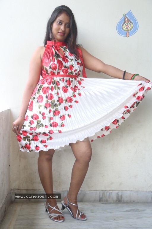 Sindhu Sri Hot Stills - 114 / 129 photos