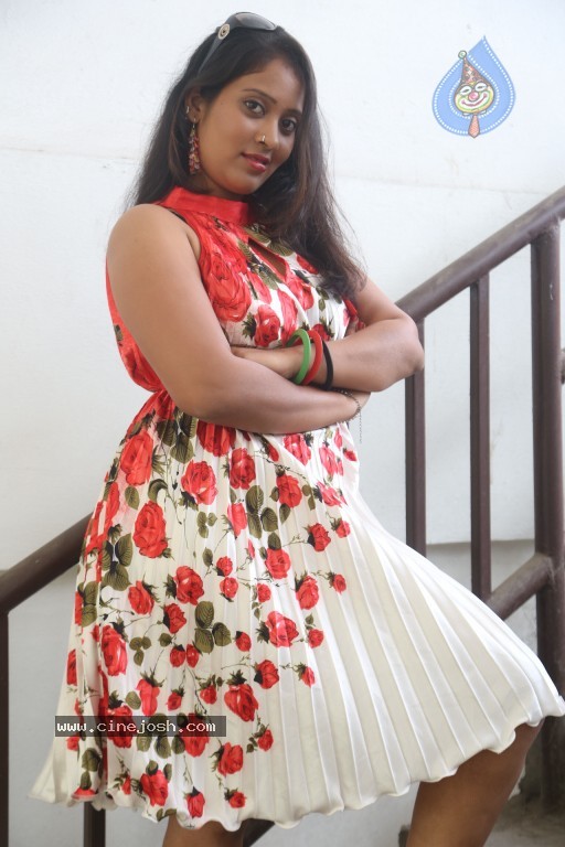 Sindhu Sri Hot Stills - 116 / 129 photos