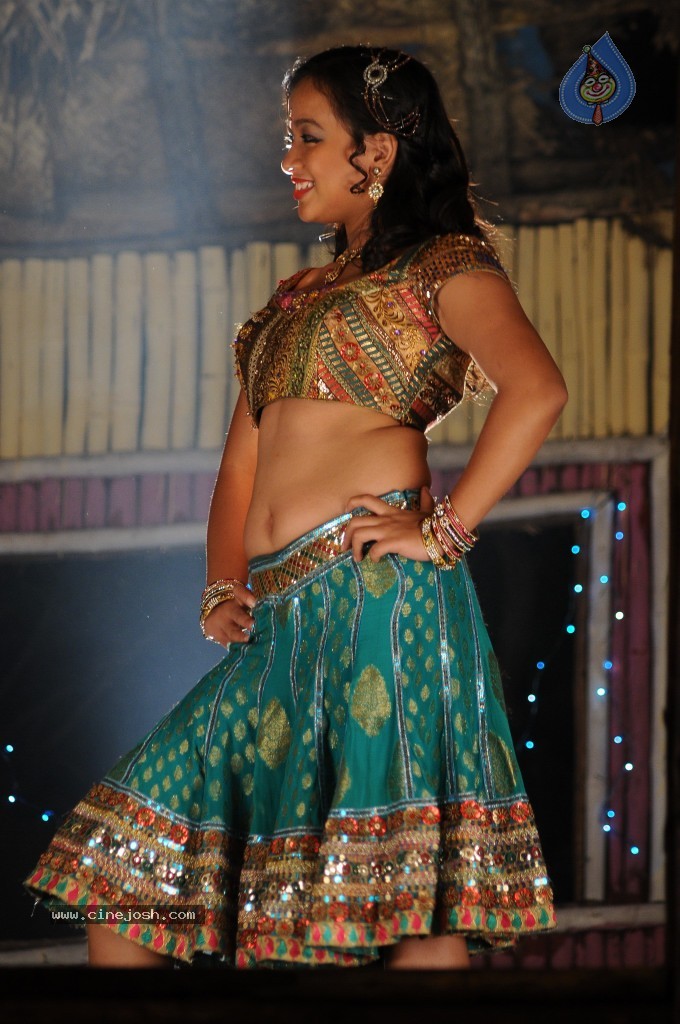 Sneha New Spicy Pics - 2 / 36 photos