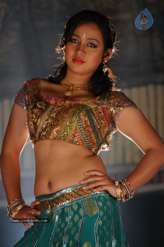 Sneha New Spicy Pics - Photo 29 of 36