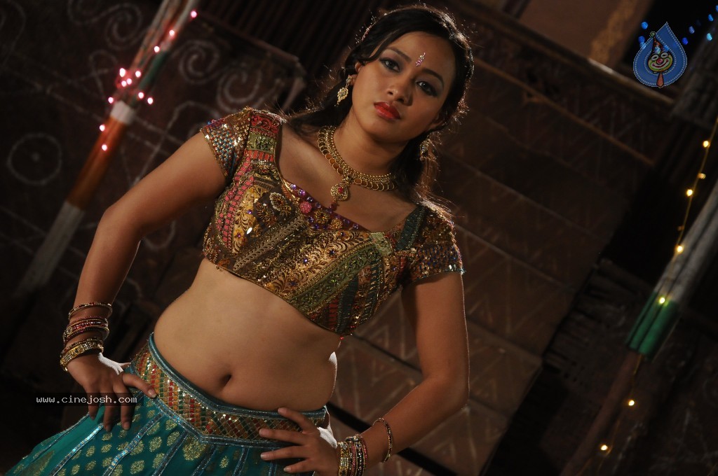 Sneha New Spicy Pics - 35 / 36 photos