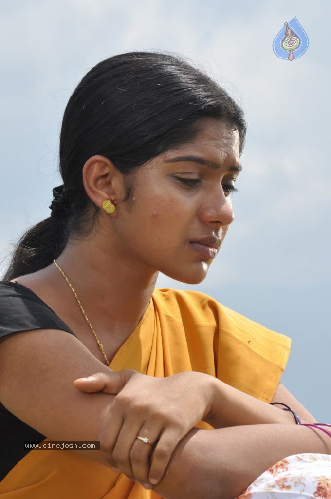 Sokkali Tamil Movie Hot Stills - 2 / 86 photos