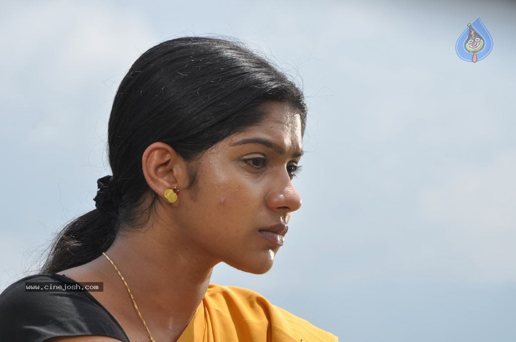 Sokkali Tamil Movie Hot Stills - 86 / 86 photos