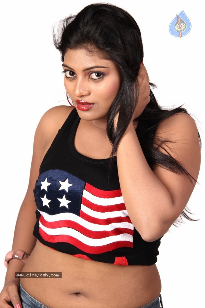 Soumya New Hot Stills - 31 / 51 photos