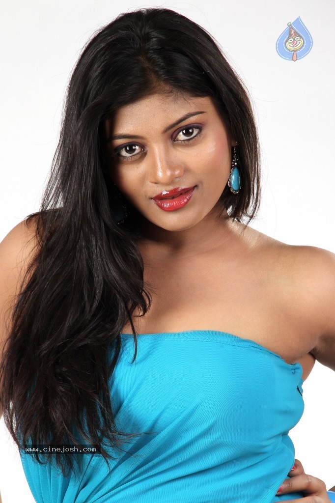 Soumya New Hot Stills - 45 / 51 photos