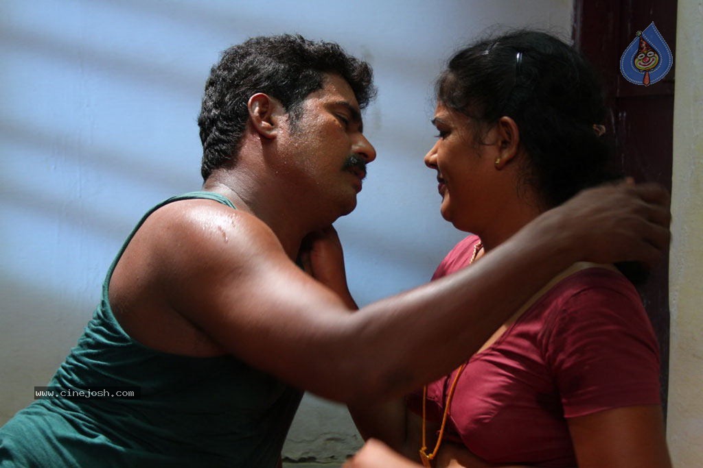 Sowdharya Tamil Movie Hot Stills - 77 / 92 photos