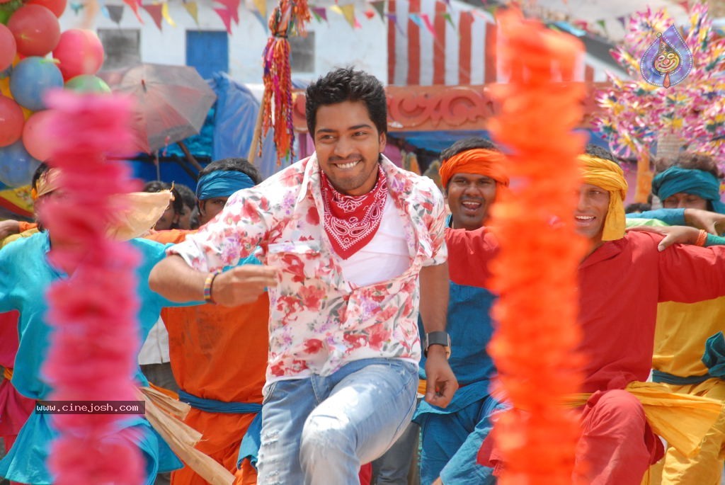 Sudigadu Movie Hot Stills - 34 / 38 photos