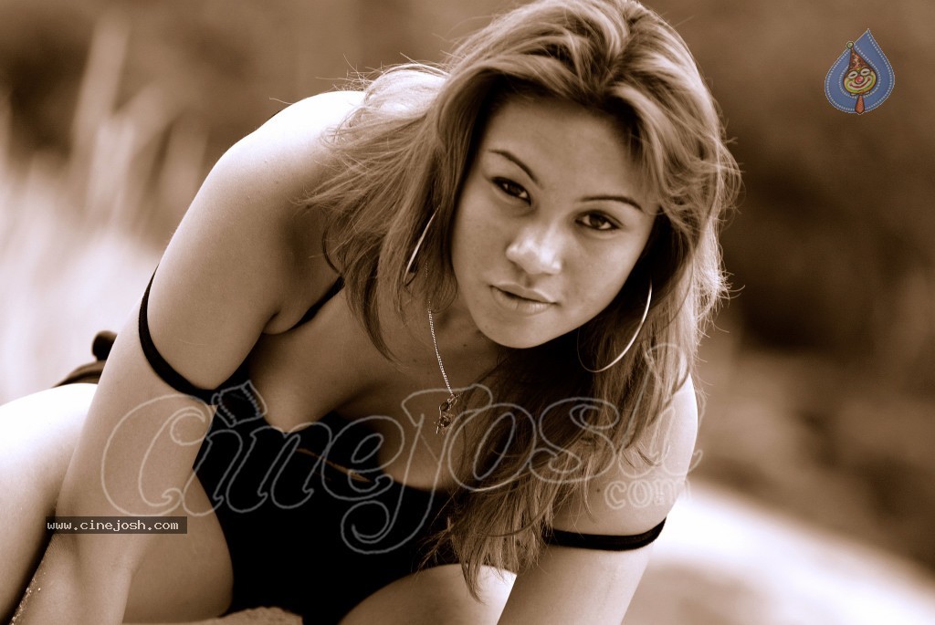 Sunshain Spicy Stills - 40 / 85 photos