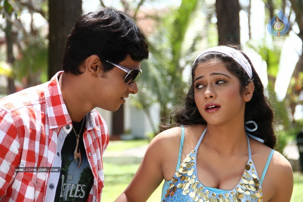 Sutta Pazham Sudatha Pazham Tamil Movie Hot Stills - 46 / 51 photos