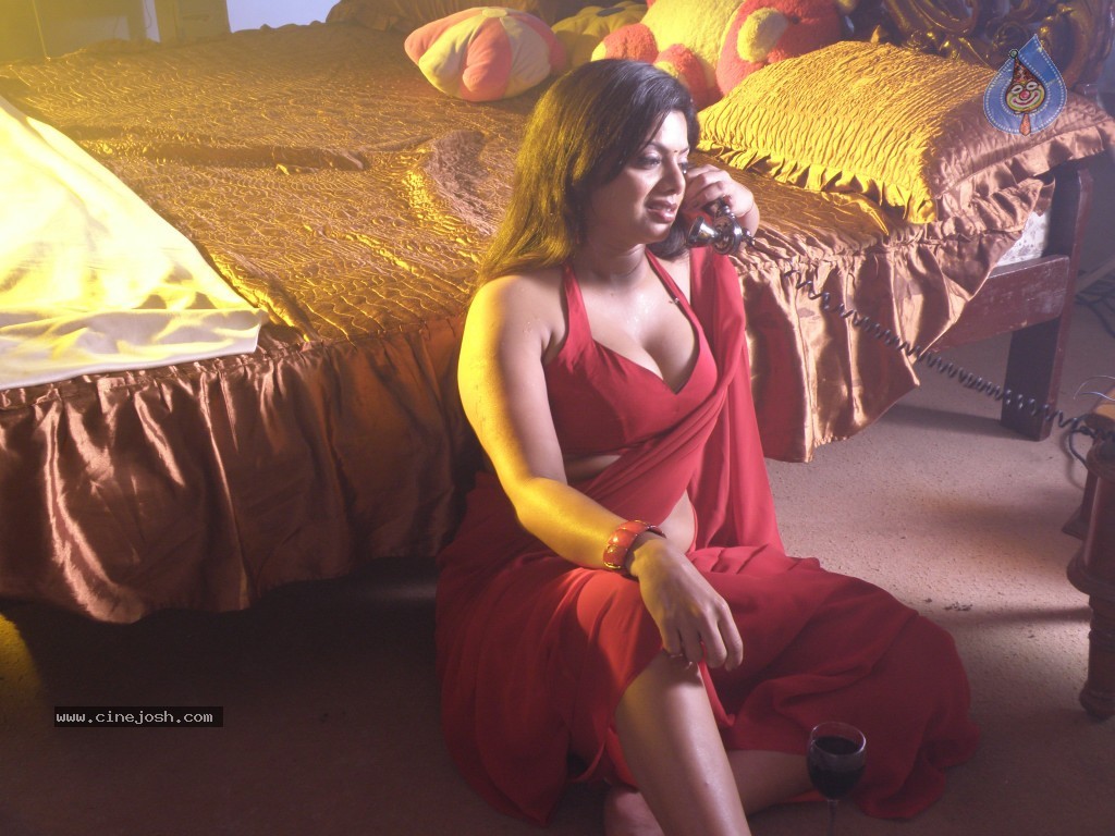 Swathi Varma 3 - 39 / 42 photos