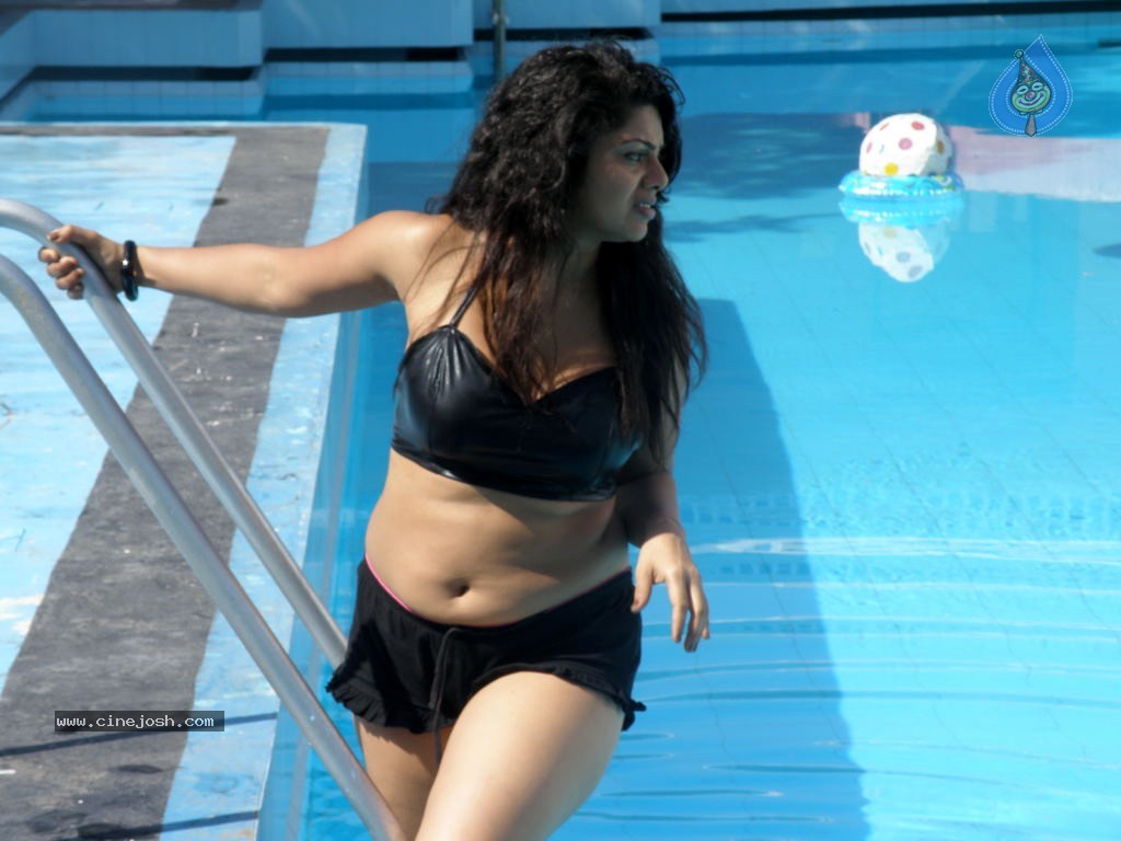 Swathika New Spicy Gallery - 13 / 31 photos