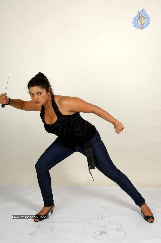 Swathika New Spicy Stills - 5 / 75 photos