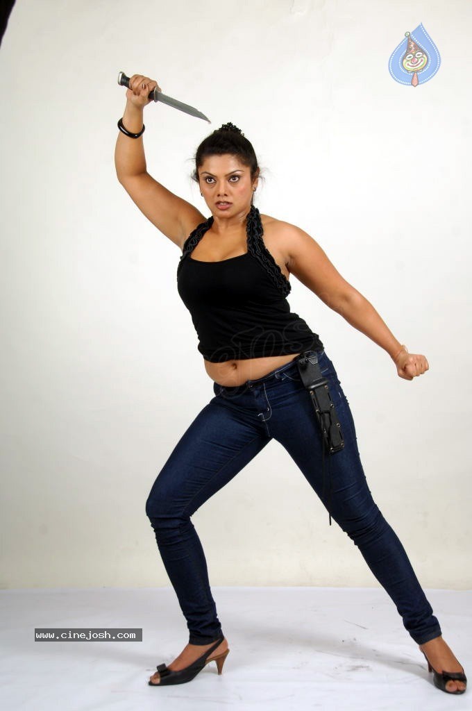 Swathika New Spicy Stills - 12 / 75 photos