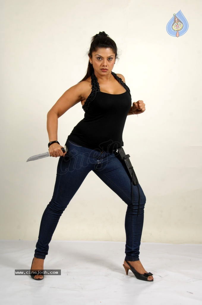 Swathika New Spicy Stills - 13 / 75 photos