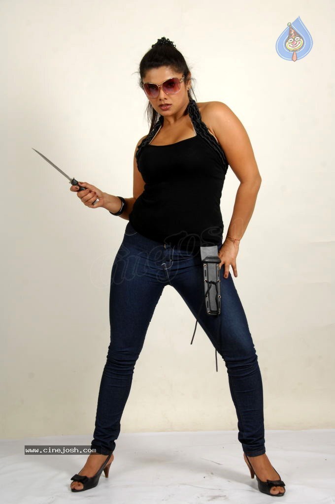 Swathika New Spicy Stills - 47 / 75 photos