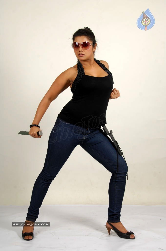 Swathika New Spicy Stills - 62 / 75 photos