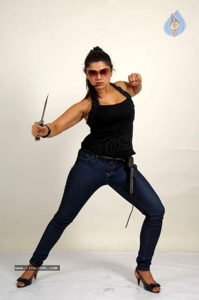 Swathika New Spicy Stills - 69 / 75 photos