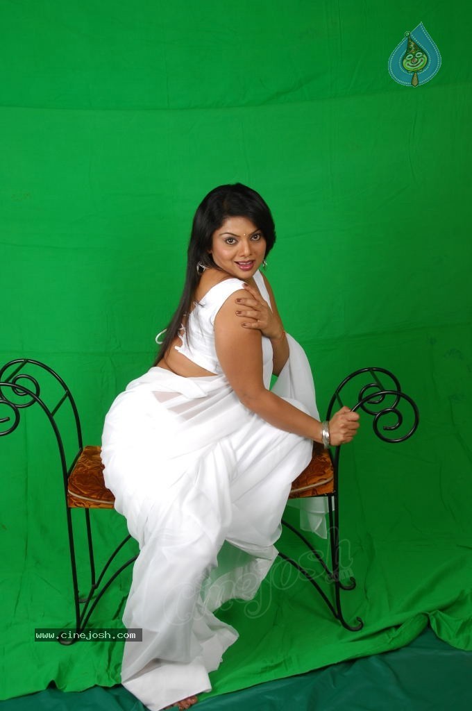 Swathika Spicy Photo Gallery - 12 / 71 photos