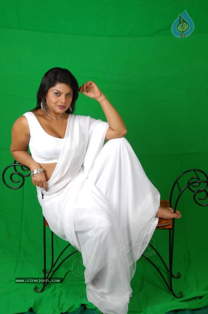 Swathika Spicy Photo Gallery - 14 / 71 photos