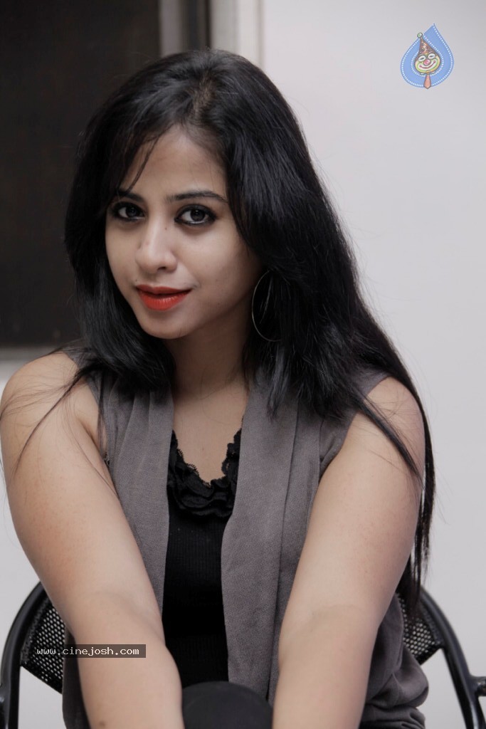 Swati Dixit Hot Stills - 44 / 73 photos